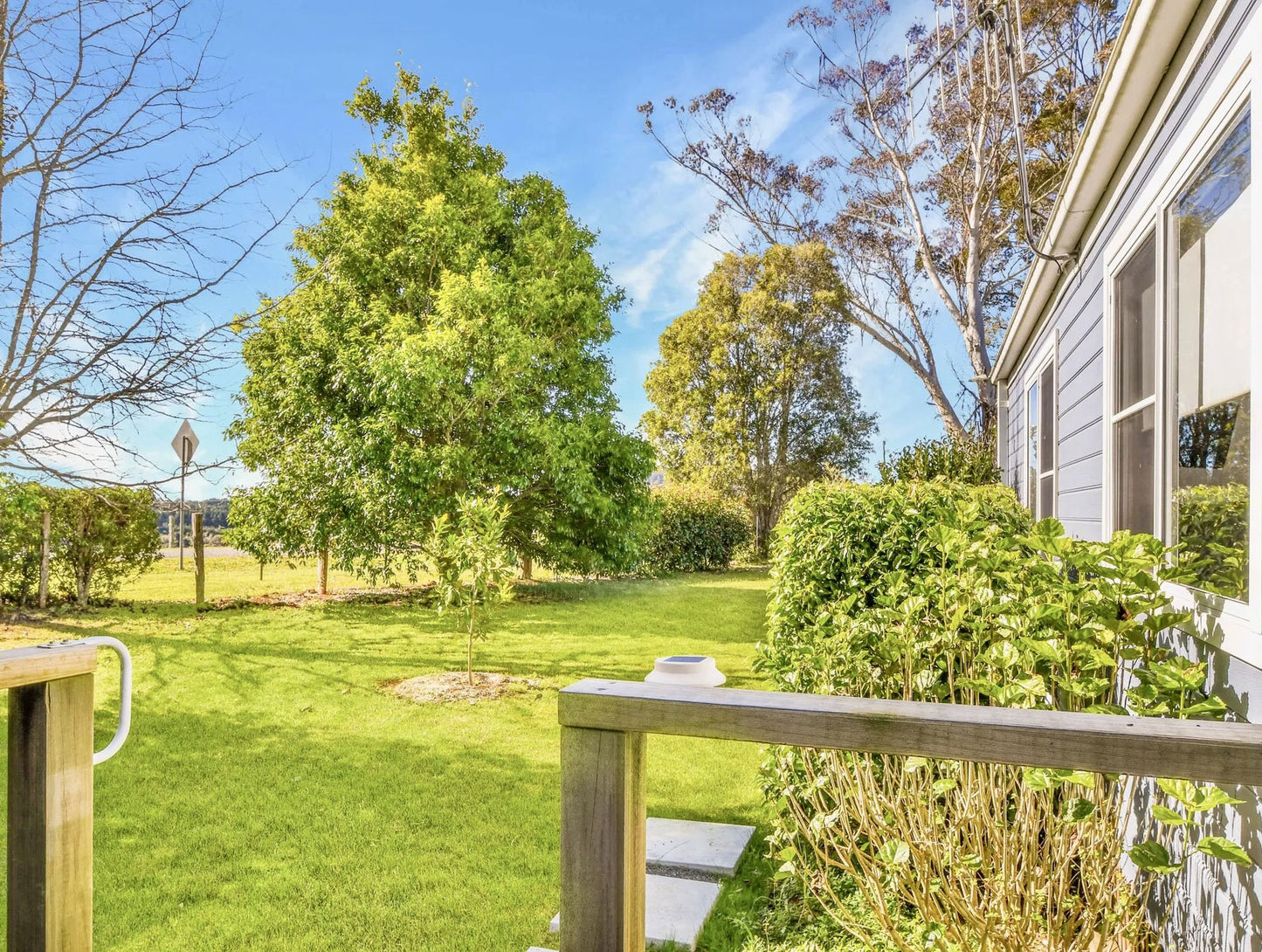 Cottage Comboyne accommodation garden bed